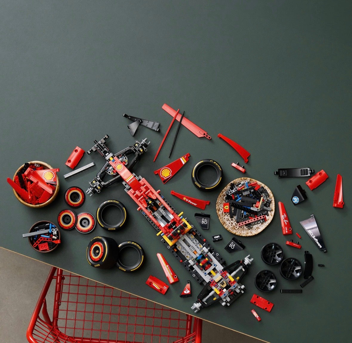 LEGO Technic 42207 Bolid F1 Ferrari SF-24 – nowy, nie złożony,komplet!